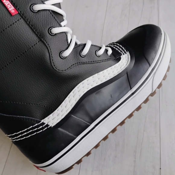 VANS NEW Standard Snow MTE Boots - Picture 9 of 15